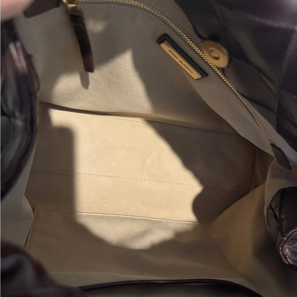 Tory Burch Fleming Quilted Hobo (Maple/Brown) - Picture 3 of 6